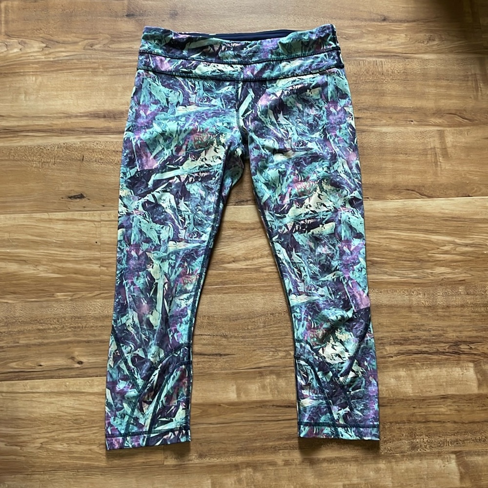 Lululemon leggings size 8